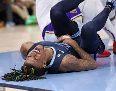 kaiyun-包含辽宁男篮当家球星伤退，队友合力进攻的词条