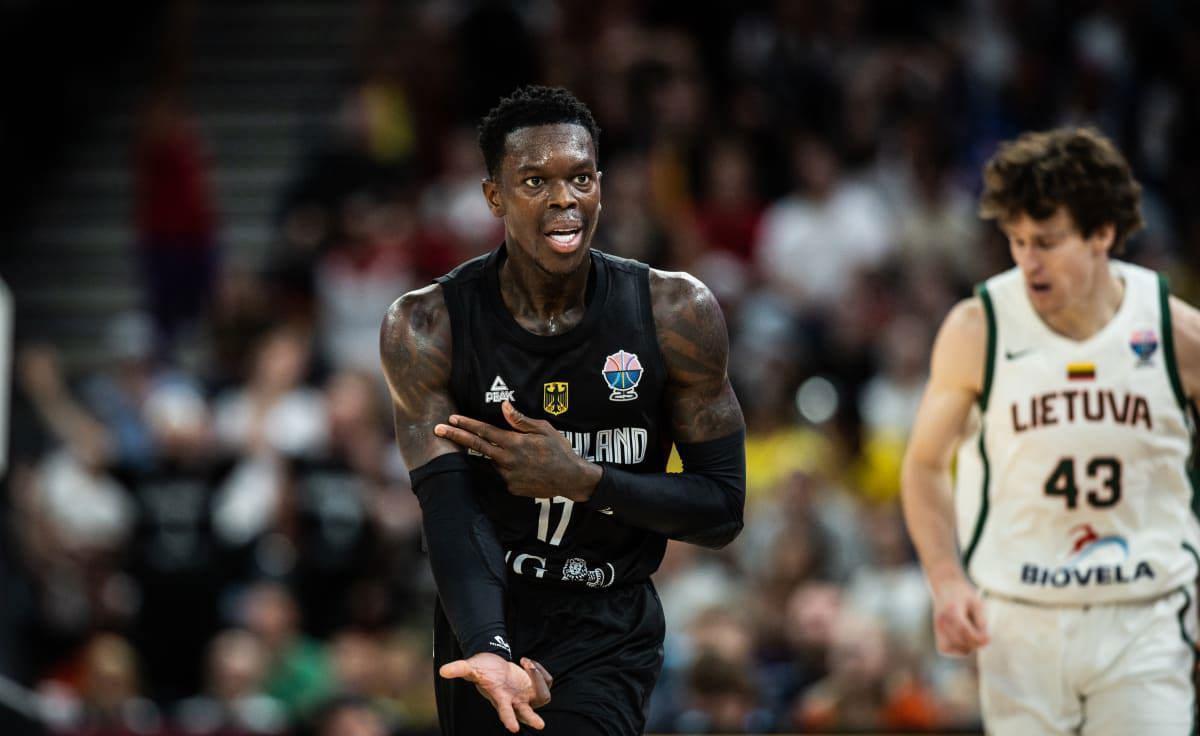 斯洛文尼亚队客场不敌,冲成失利的球员 斯洛文尼亚队客场不敌,冲成失利的球员